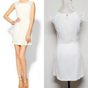 𝅺ANTHROPOLOGIE Skies Are Blue Sunday Stroll Ivory Cap Sleeve Pleated Dress Small